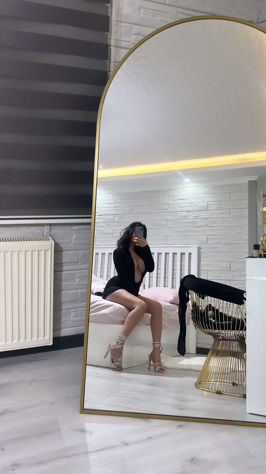 Fatih Sadık Bayan Escort Emel